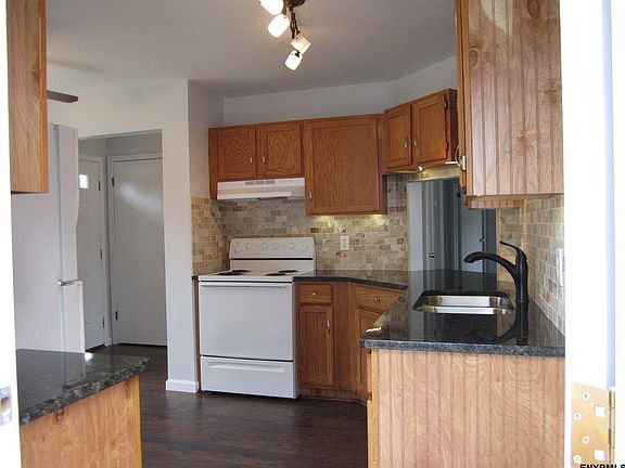 3rd image of 9 Gibson Ave