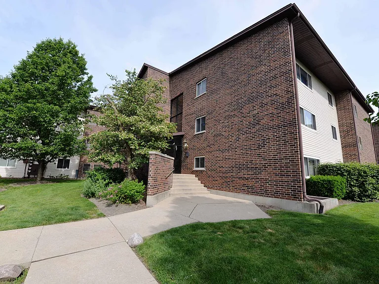 650 Perrie Dr #301 — Photo 29