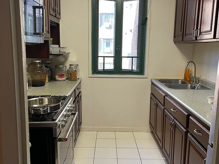 1591 Metropolitan Ave — Photo 2