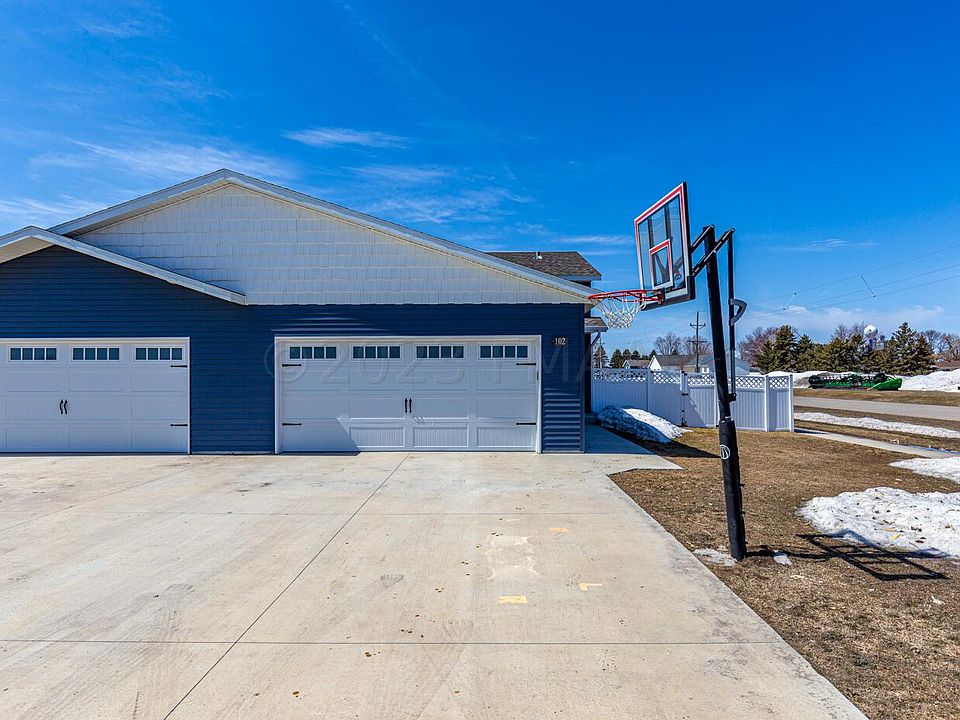 102 Sheyenne St, Kindred, ND 58051 Zillow