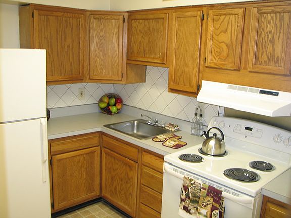 4th image of 125 Warwickshire Ln APT G