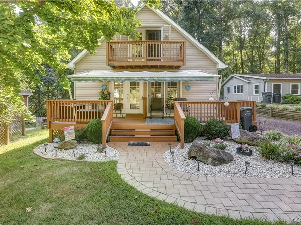 1441 S Lakeshore Dr, Louisa, VA 23093