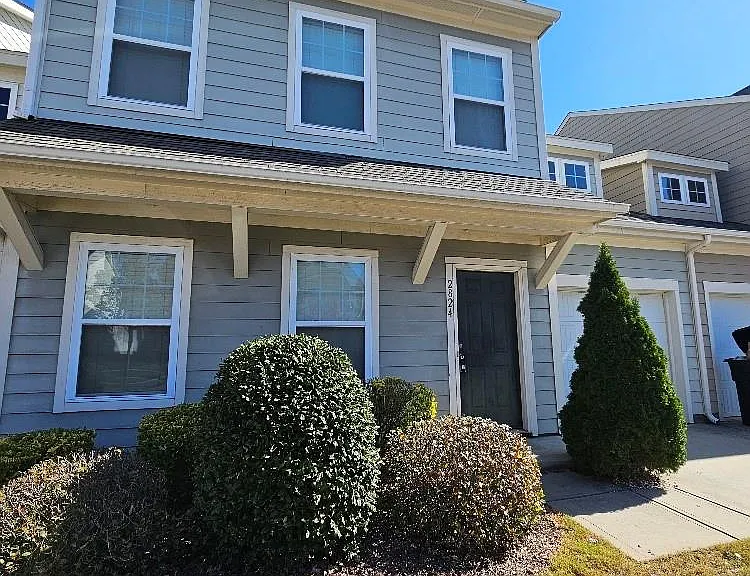 2824 Hopeton Ct — Photo 2