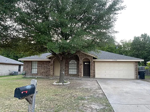 1208 Sandstone Dr Photo 1