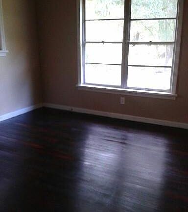 3rd image of 1109 W Burton St
