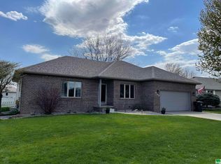 410 Bennington Dr, Sergeant Bluff, IA 51054