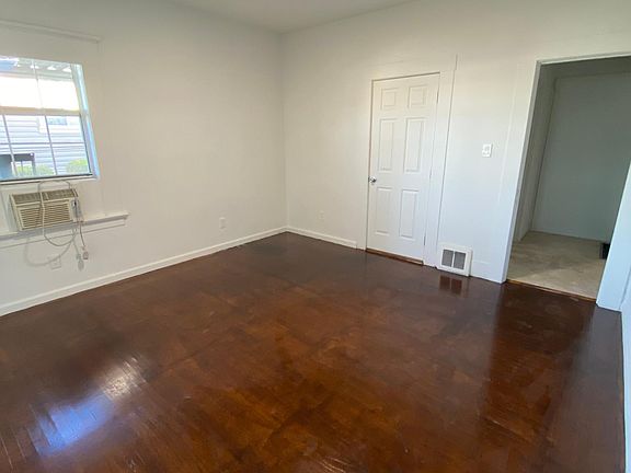 3rd image of 727 W 10th St #A