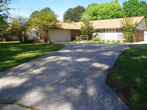 3rd image of 3534 Longstreet Dr