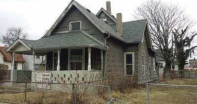 2nd image of 2265 N Kenwood Ave