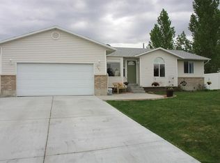 367 Plaza Cir, Grantsville, UT 84029