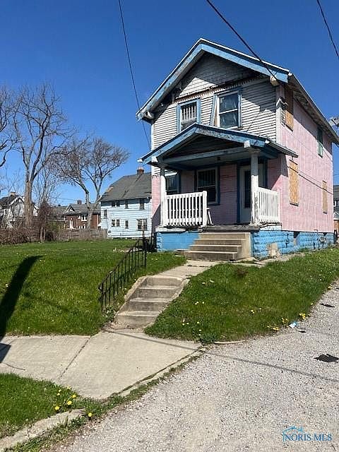 1st image of 358 W Oakland St