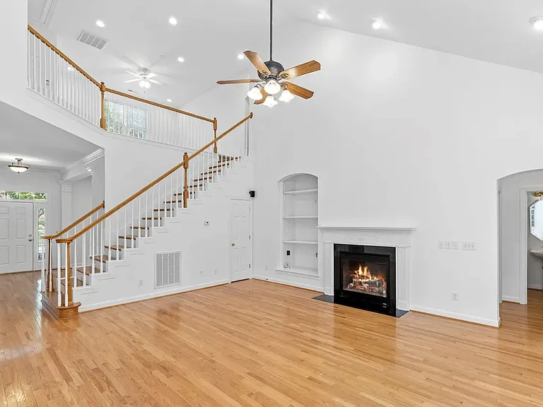 111 Sir Walker Ln — Photo 10
