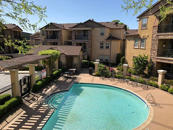 4th image of 6581 Hearthstone Cir APT 1522