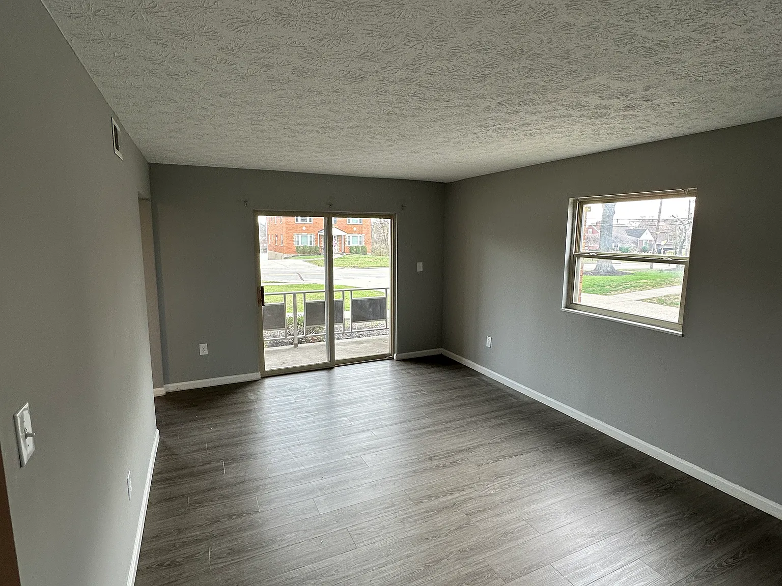 39 Orphanage Rd — Photo 2