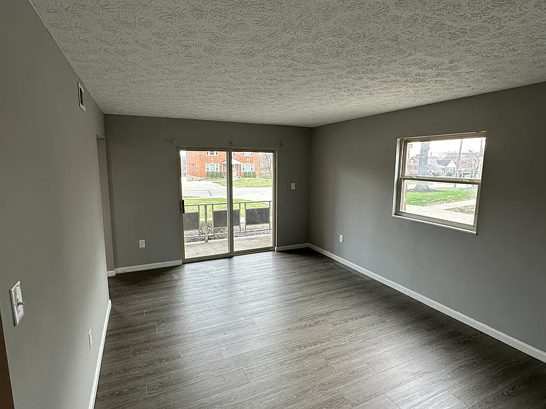 39 Orphanage Rd #1 — Photo 2