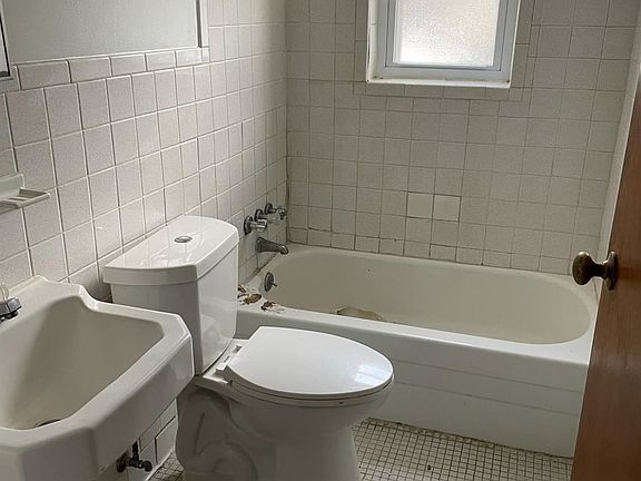 5th image of 817 Rosemont Ave #1-1-1