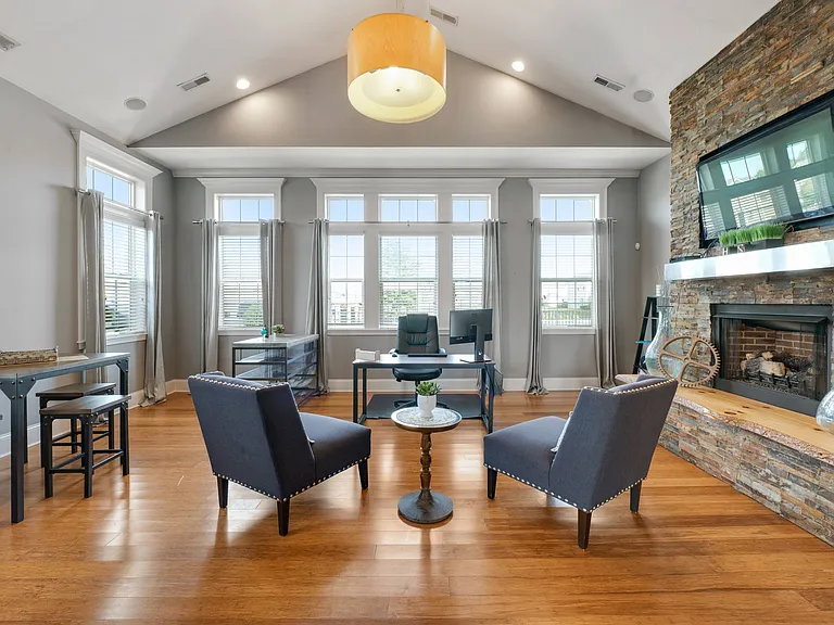 HilliardSummit_2021_Clubhouse_03