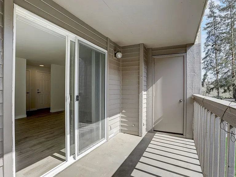 Bellefield Manor — Photo 121