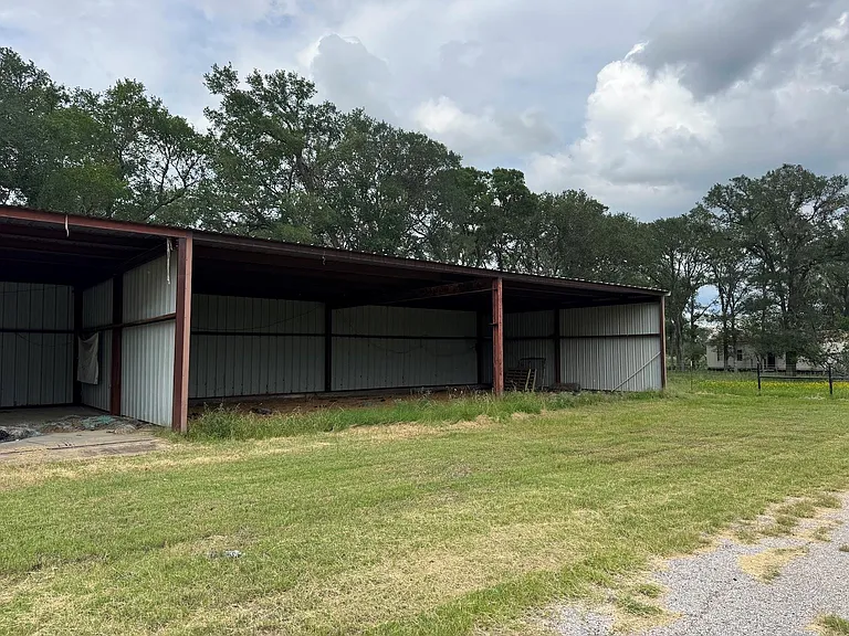 1417 FM 969 — Photo 15