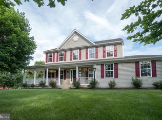 700 Wooden Bridge Dr, Purcellville, VA 20132