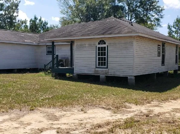1030 Man Moulds Rd, Lucedale, MS 39452