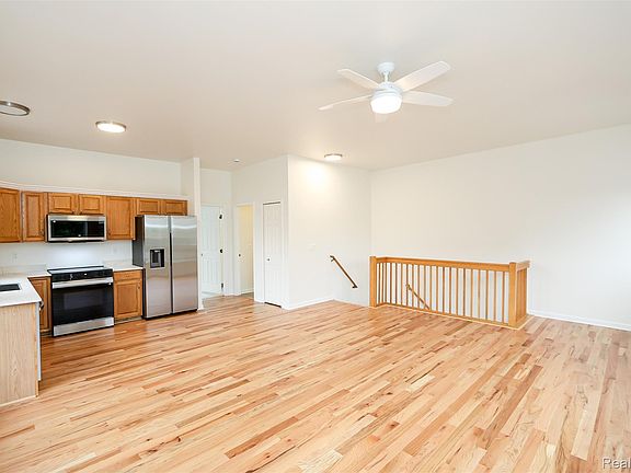 5th image of 52 W Bethune St