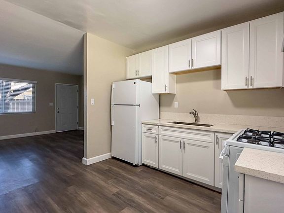 3rd image of 3969 Ocean View Blvd #C
