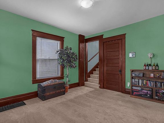5th image of 9 N Fulton Ave