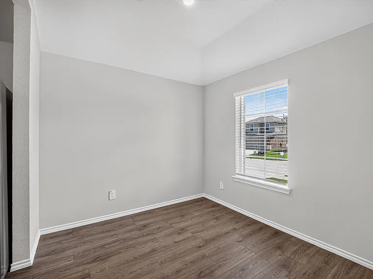 3317 Catamount Dr — Photo 8