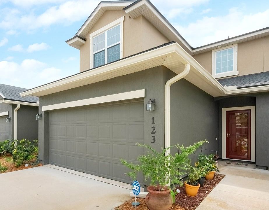 1st image of 123 Amistad Dr
