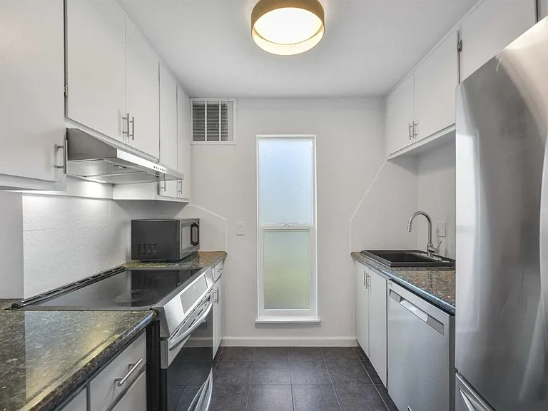 480 E Okeefe St #202 — Photo 4