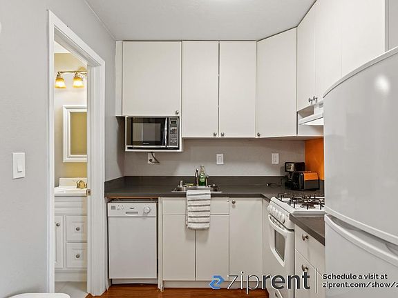 5th image of 878 Quintinia Dr #S