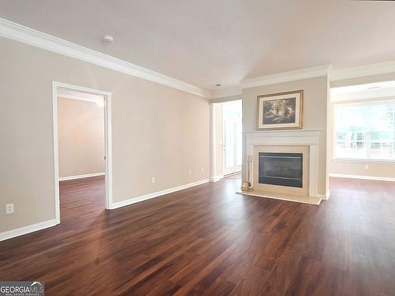 4th image of 2115 Cherry Tree Ln