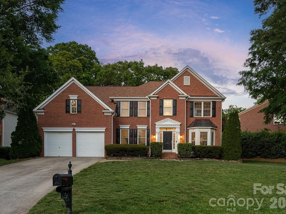 1st image of 607 Birchwood Dr