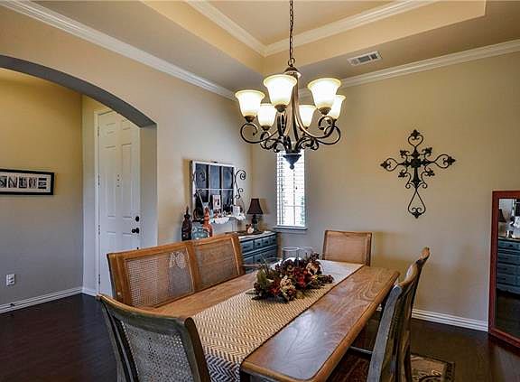 4th image of 3016 Leslie Dr