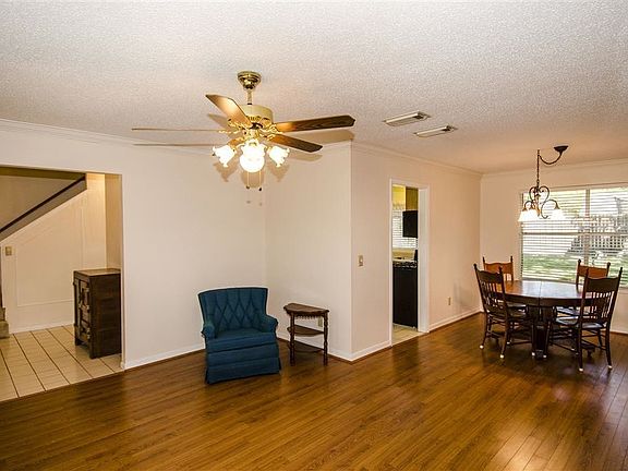4th image of 12122 Flaxen Dr