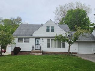 24665 Donover Rd, Warrensville Heights, OH 44128