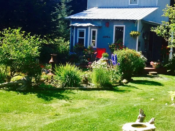 351 Shoreline Dr, Seldovia, AK 99663
