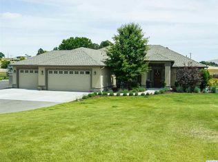 11407 Paige Ln, Prosser, WA 99350