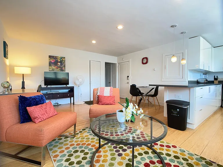 683 Live Oak Ave — Photo 6