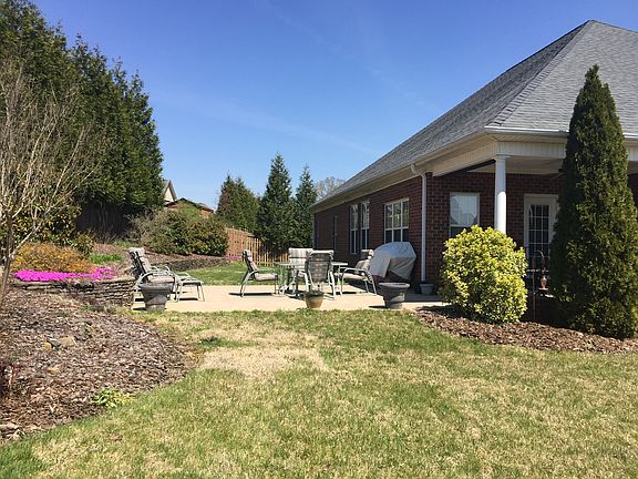 2nd image of 103 Magnolia Ln