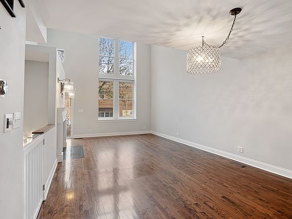 4th image of 2901 N Lakewood Ave Unit F