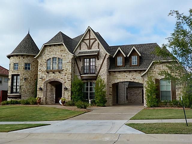 1st image of 2603 Queen Elizabeth Blvd