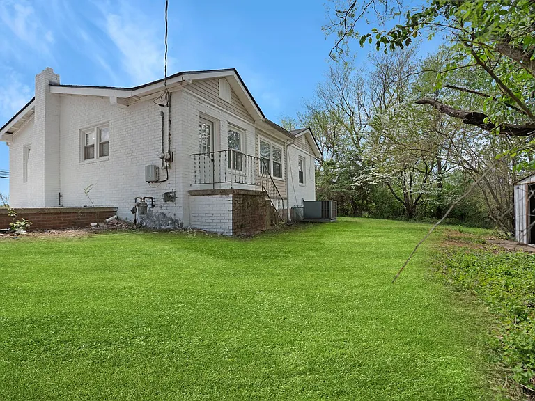 1857 Memorial Dr — Photo 26