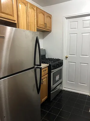 Rented by HFF Realty LLC | media 2