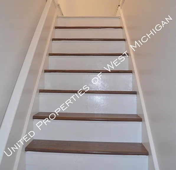 1125 Hoyt St SE — Photo 11