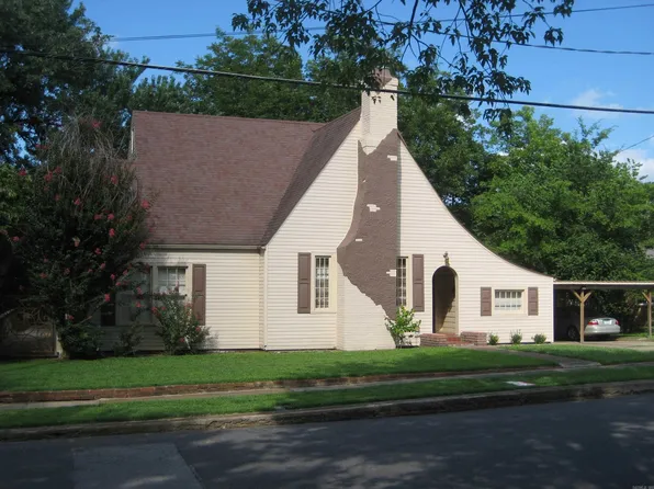 1008 S 7th St, Mena, AR 71953