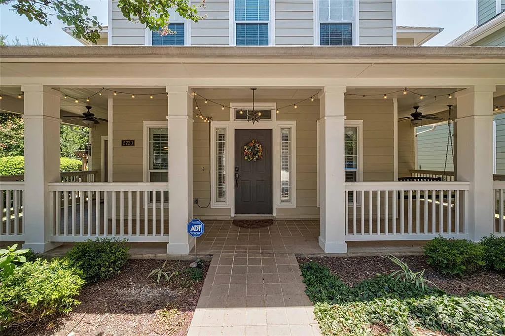 4 bed, 3.0 bath, 2205 sqft, $4,800 — Photo 1