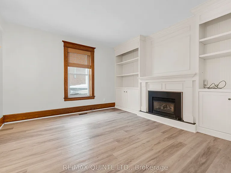 185 Foster Ave — Photo 4