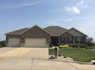 2402 Fairway Dr, Belleville, IL 62220